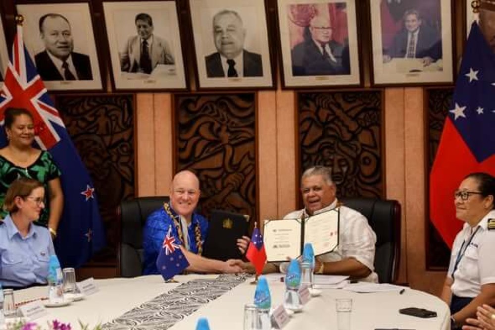 Samoa Prime Minister Laʻauli Leuatea Schmidt and New Zealand Prime Minister Christopher Luxon during official trip to Samoa (Source: Facebook)