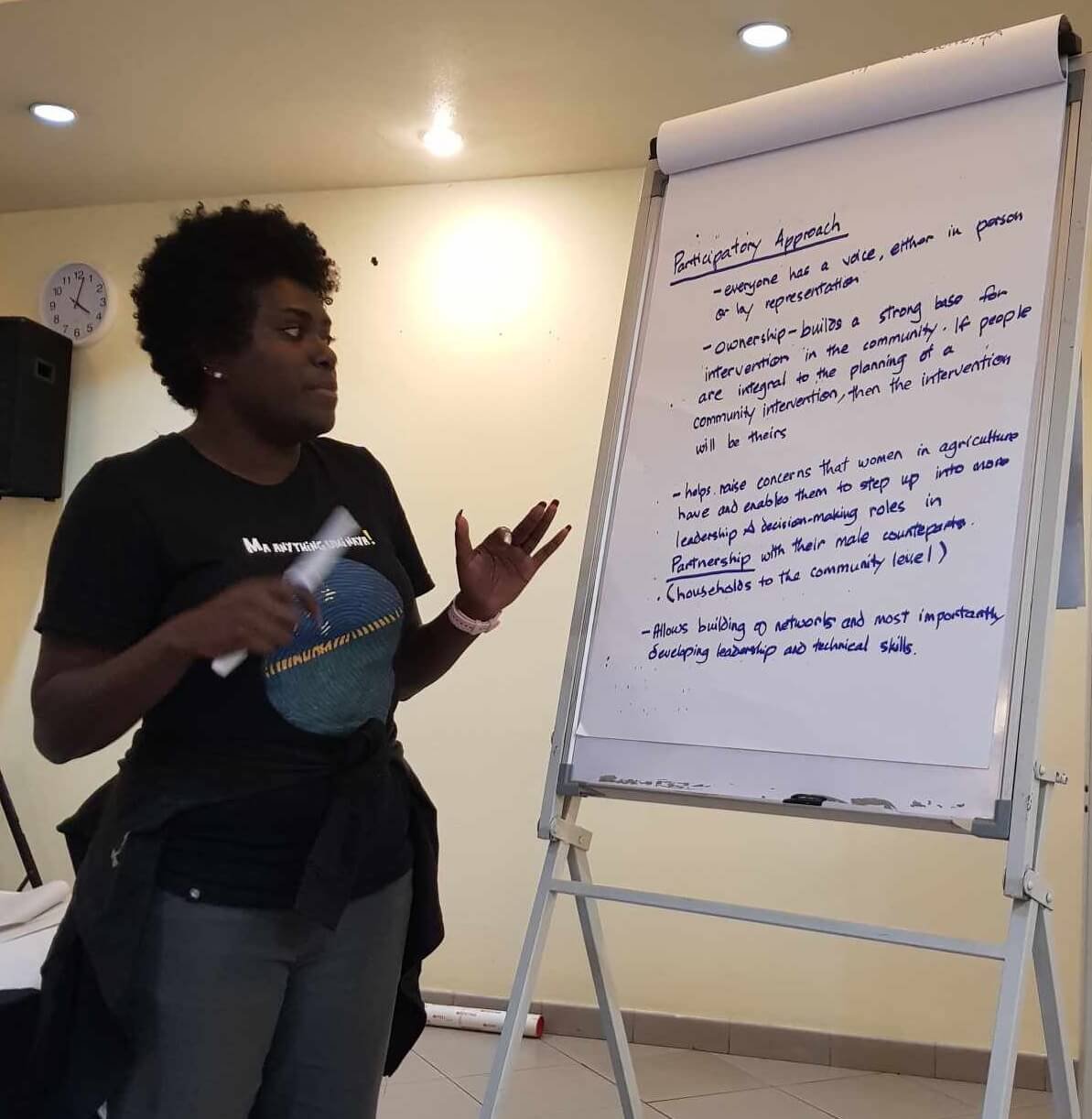 Cynthia from the University of Goroka presenting on participatory approaches to communications and research.