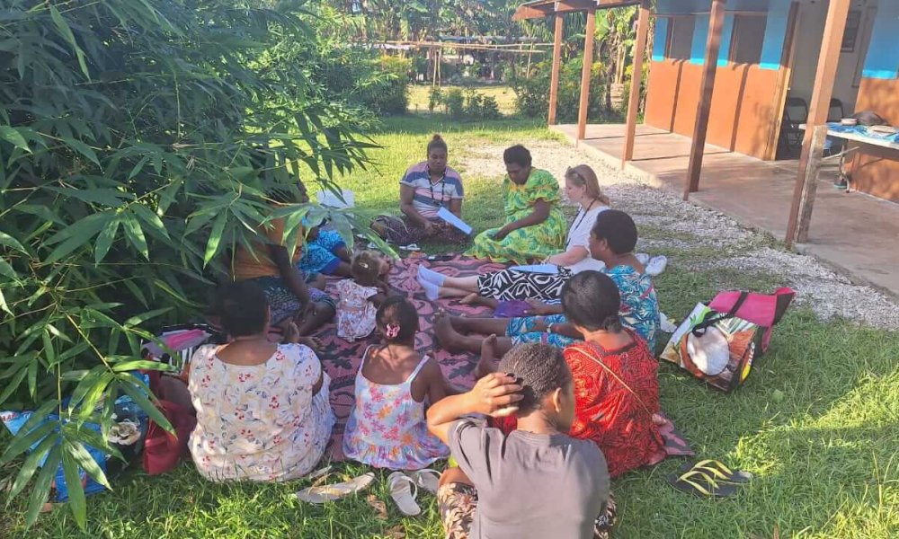 Loss and Damage Storian (discussion) with women in Emua (Efate, Vanuatu)