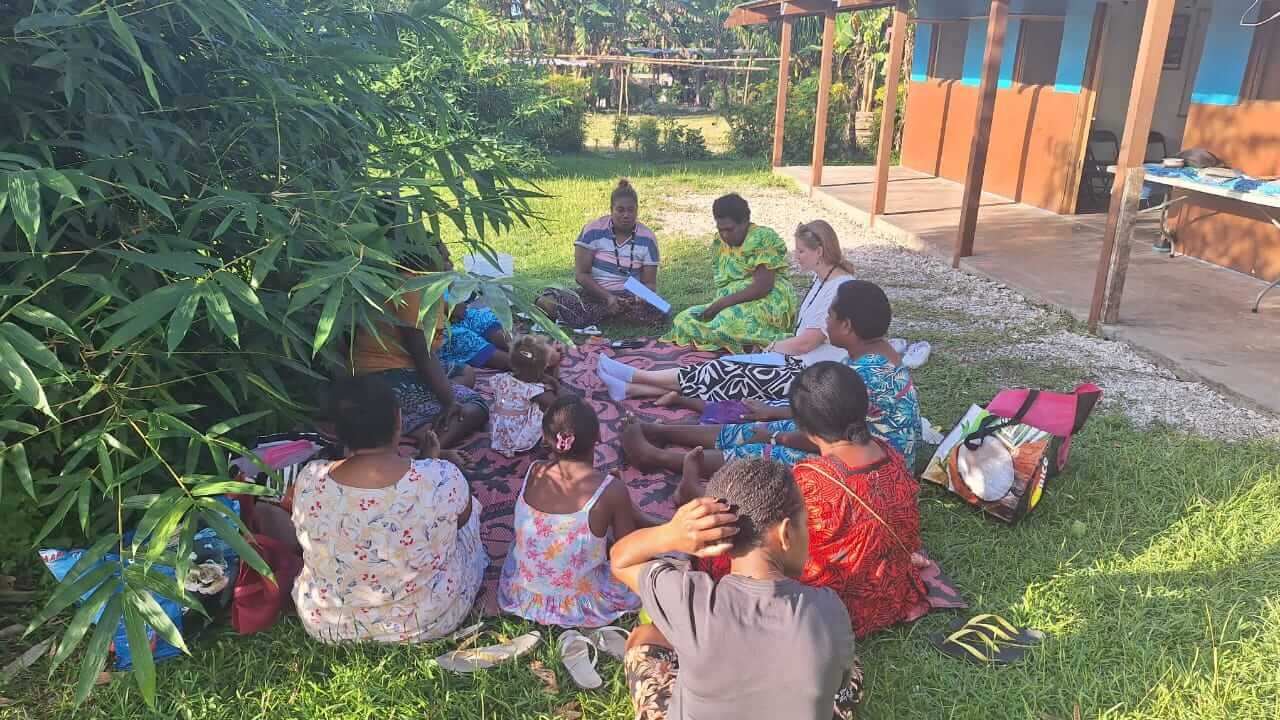 Loss and Damage Storian (discussion) with women in Emua (Efate, Vanuatu)